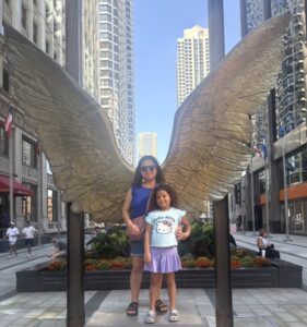 Foto familiar en Michigan Avenue Chicago. Cómo viajar a Chicago con puntos